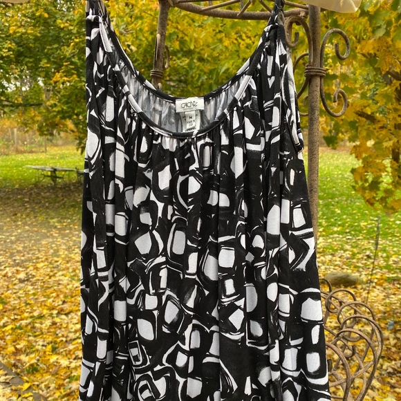 COLD SHOULDER KNIT TOP - Picture 3 of 6